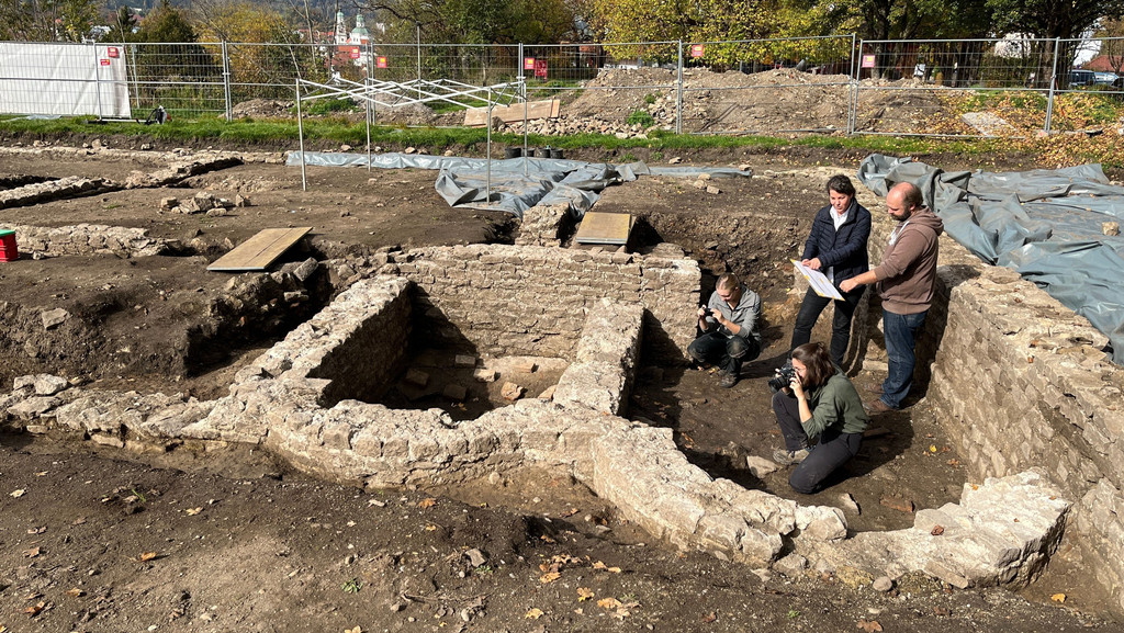 Archäologische Überreste eines römischen Steinhauses in Kempten. 