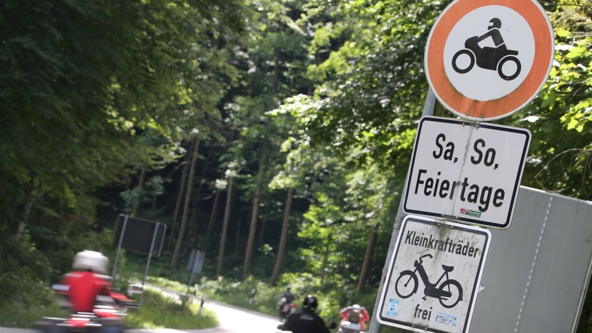 Keine Komplettsperrung für Motorradfahrer am Kesselberg