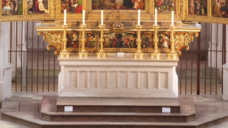 Altar in einer oberbayerischen katholischen Kirche