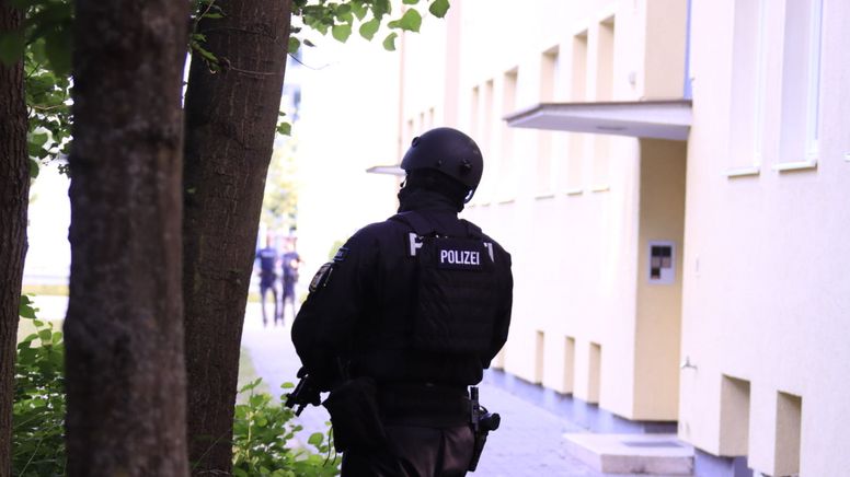 Ein großer Polizeieinsatz wurde am Samstagabend (28.05.2022) in Erlangen ausgelöst. | Bild:NEWS5 / Merzbach 