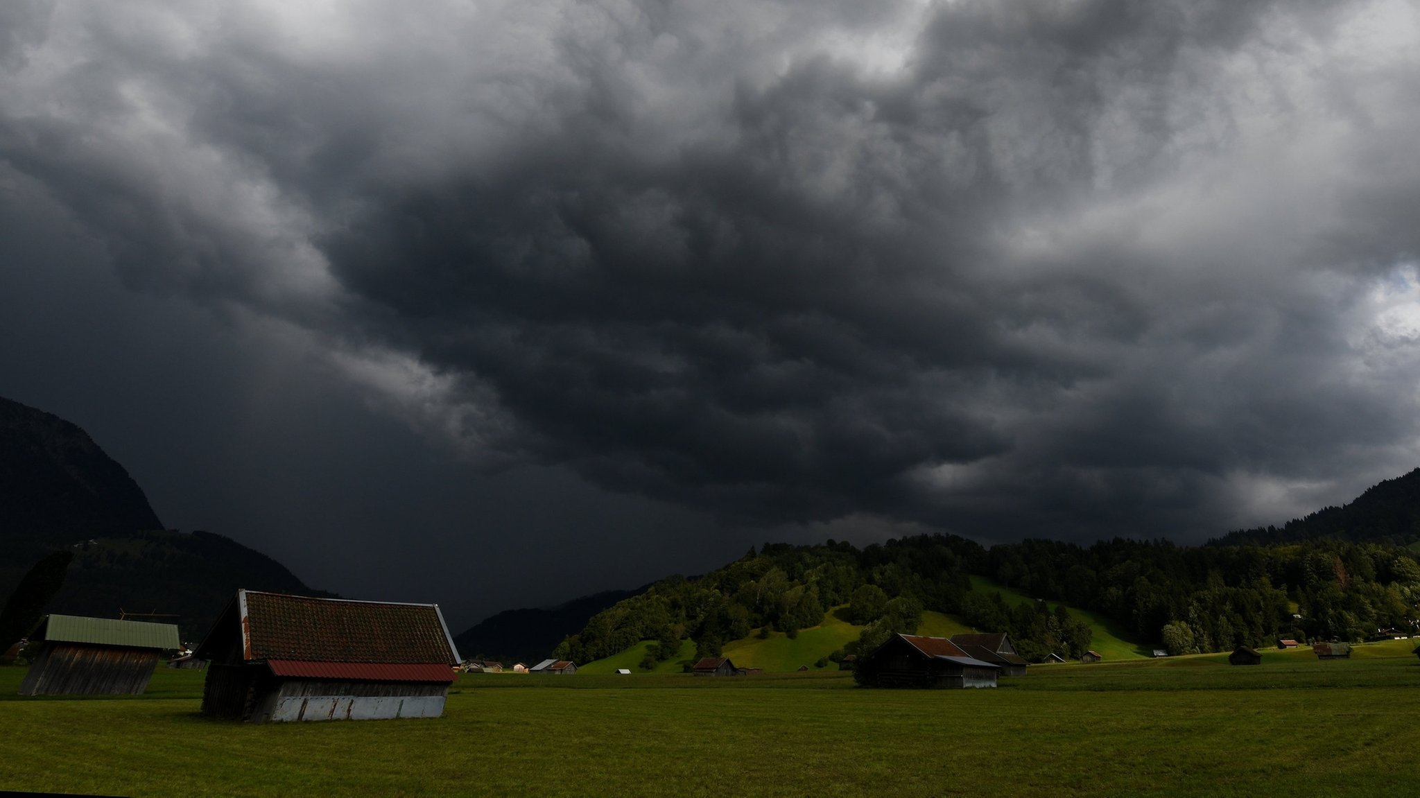 Dauerregen und Schnee - Unwetter in Teilen Bayerns