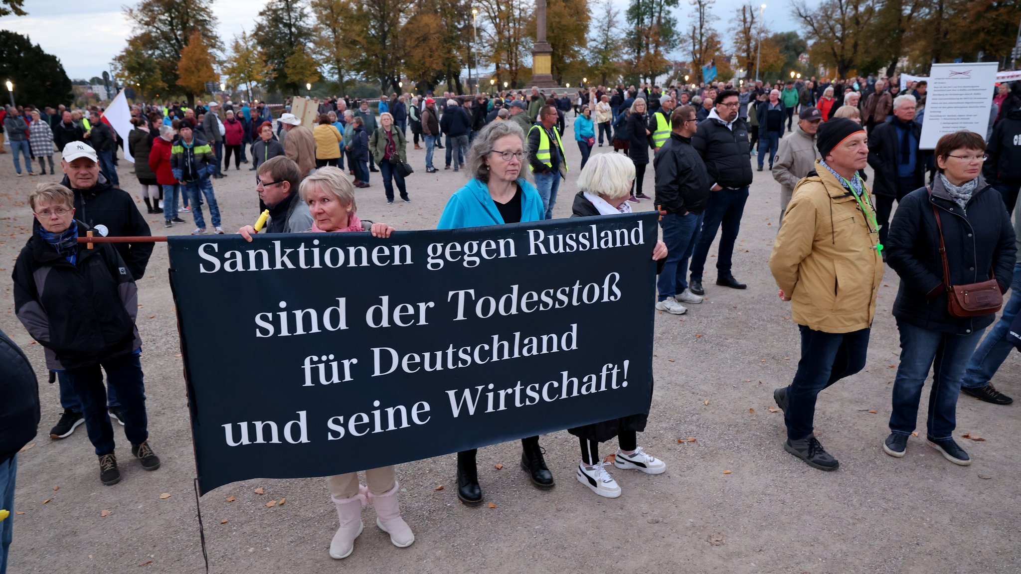 Demonstration: Kritik gegen Russland-Sanktionen