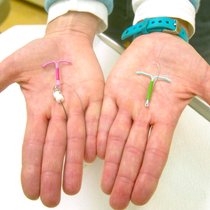 Hormonspirale Mirena: Der lange Leidensweg bis zur Warnung | Bild: dpa/AP
