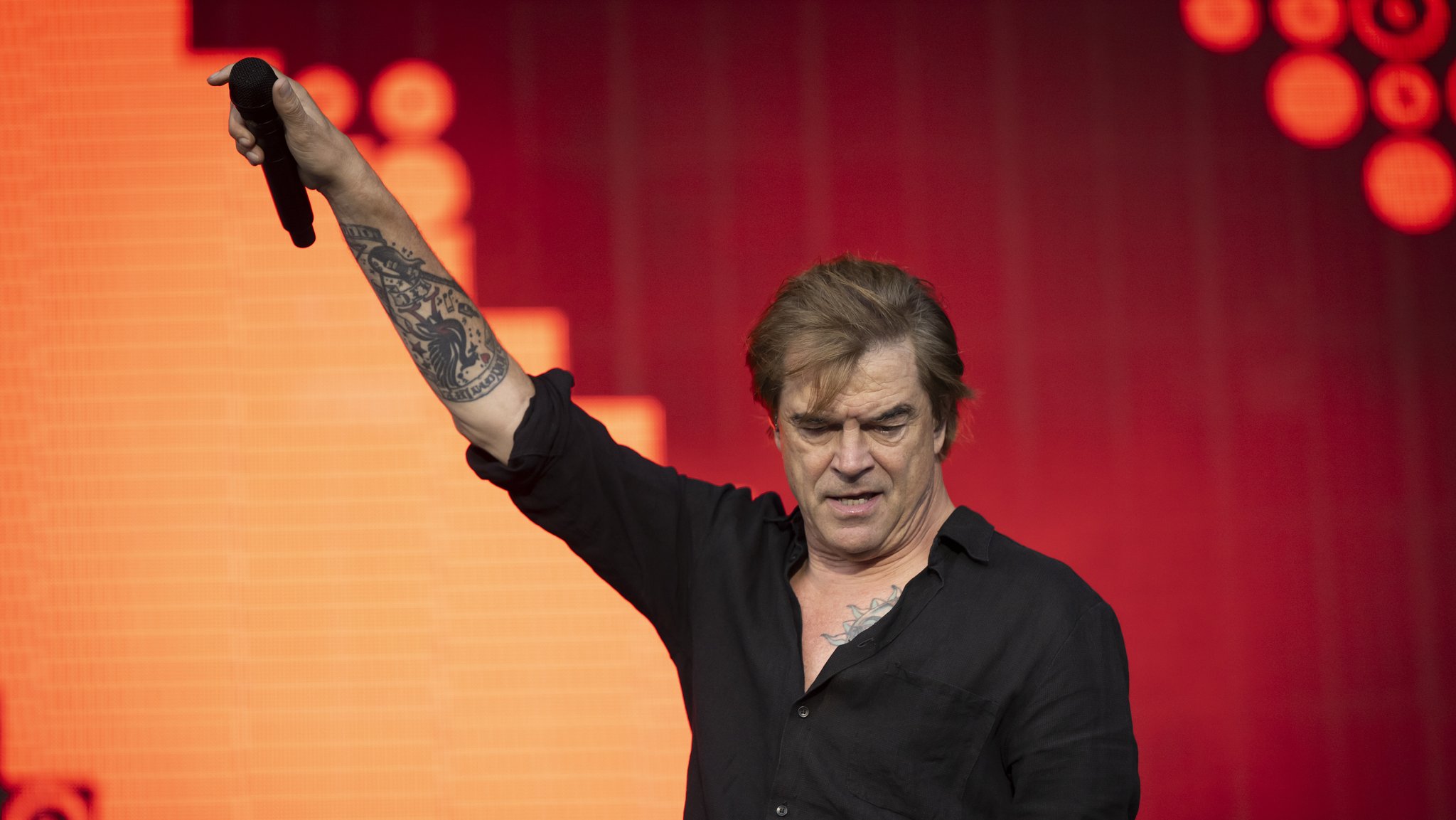 Andreas Frege alias Campino von den Toten Hosen bei einem Konzert auf dem 40. Gurtenfestival Edition in Bern, Schweiz, am 16.07.2023. | Bild: picture alliance/ KEYSTONE | ANTHONY ANEX Andreas Frege alias Campino von den Toten Hosen bei einem Konzert auf dem 40. Gurtenfestival Edition in Bern, Schweiz, am 16.07.2023.