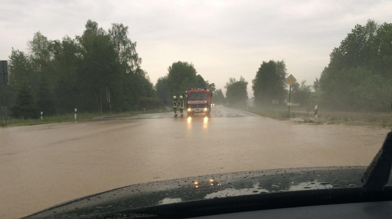 Unwetterwarnung Wegen Starkregens Br24