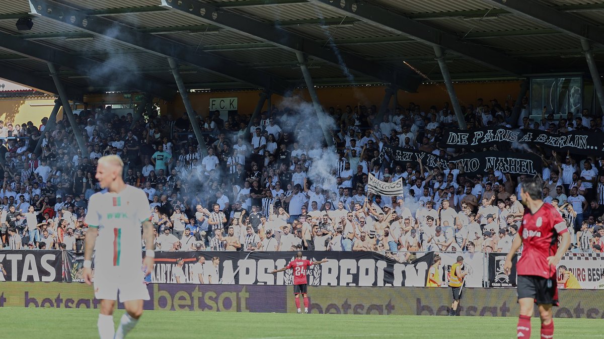 Raketen: Testspiel zwischen FC Augsburg und Besiktas abgebrochen
