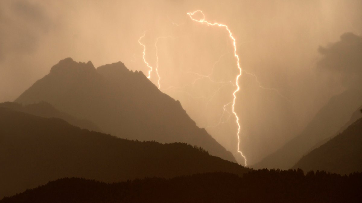 Blitzeinschlag im Vomperloch im Karwendel-Gebirge.