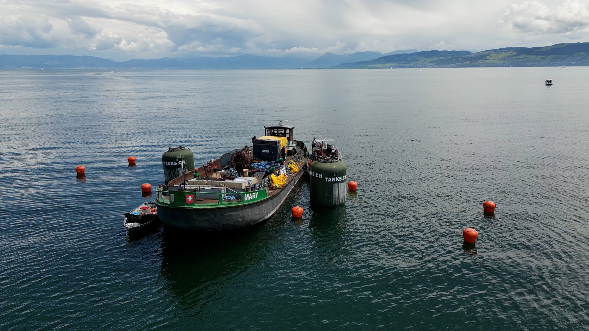 Bergungsschiff im Bodensee 