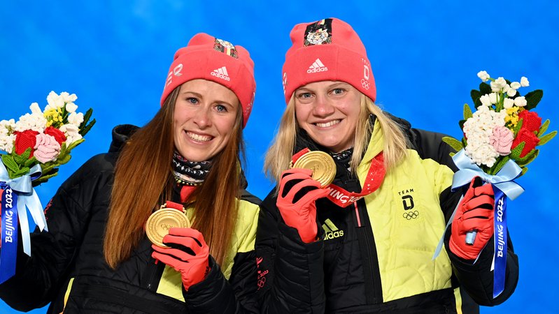 Katharina Hennig Dotzler (l.) und Victoria Carl | Bild: picture-alliance/dpa Katharina Hennig Dotzler (l.) und Victoria Carl