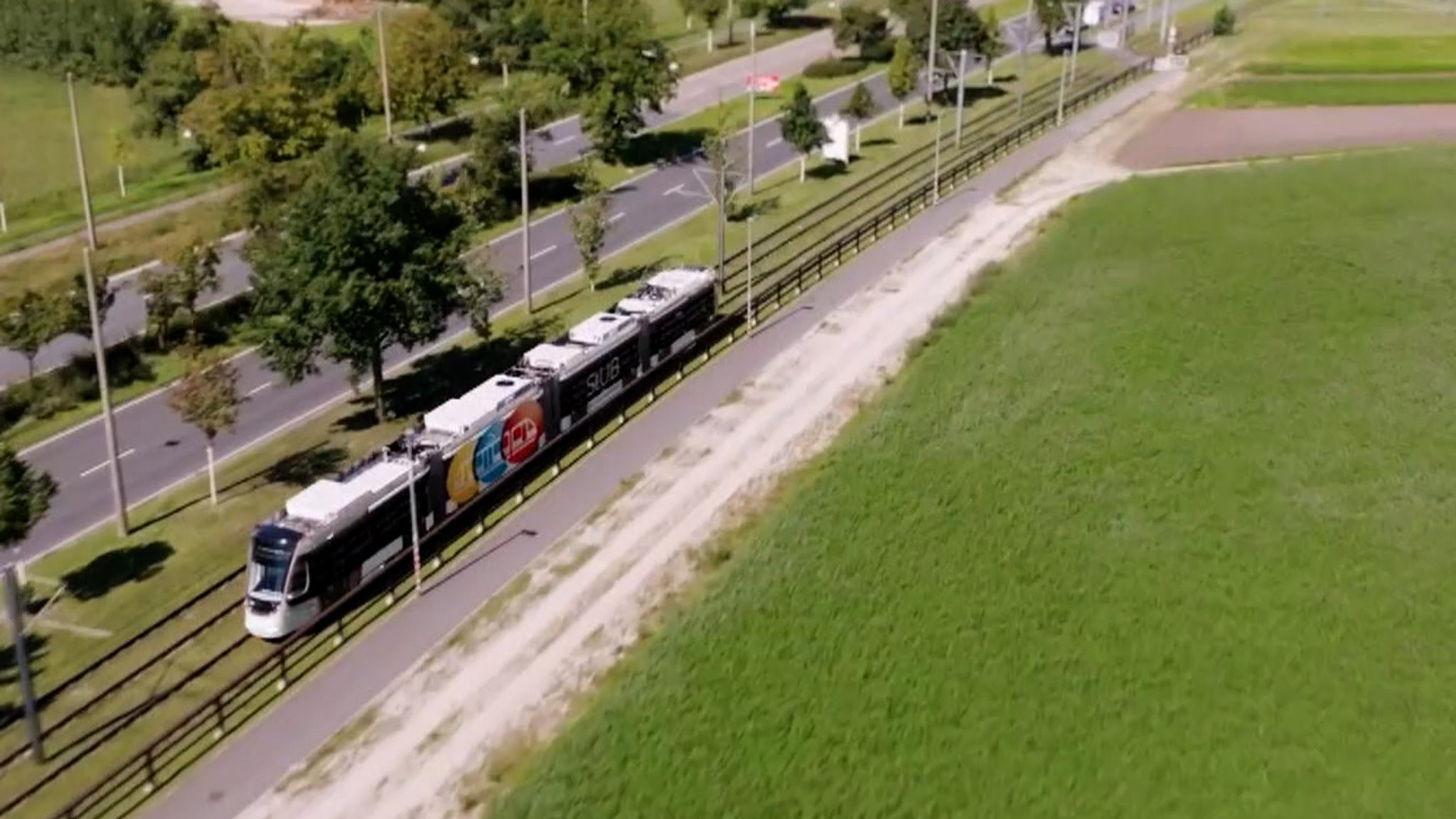 Hier fährt die Straßenbahn schon bis ans Wegfeld, in Zukunft könnte die StUB hier weiter nach Erlangen fahren.