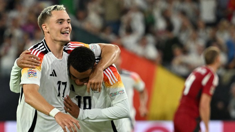 Jubel nach 3:0 | Bild: picture alliance/dpa | Bernd Thissen Jubel nach 3:0