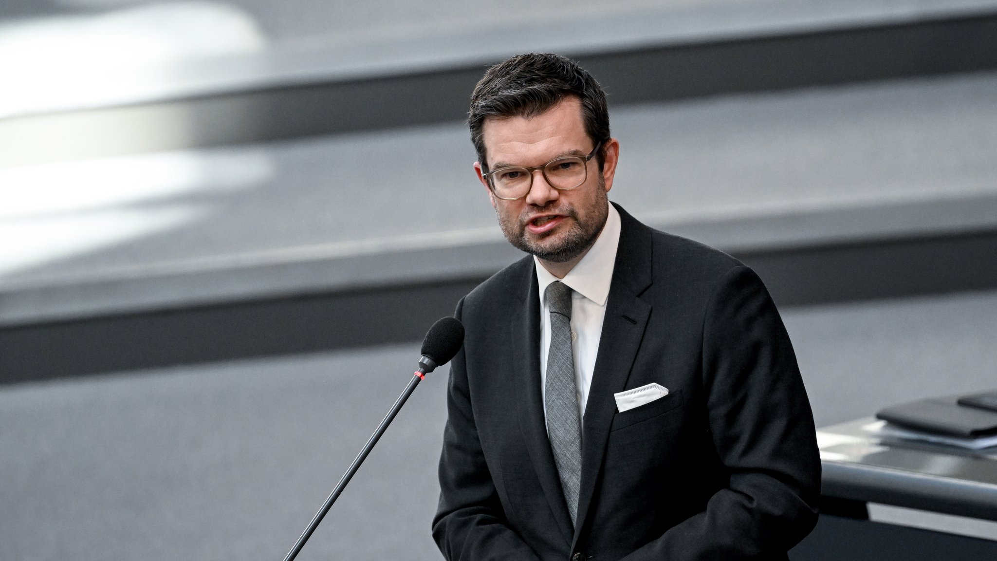 Justizminister Buschmann bei der Befragung im Bundestag