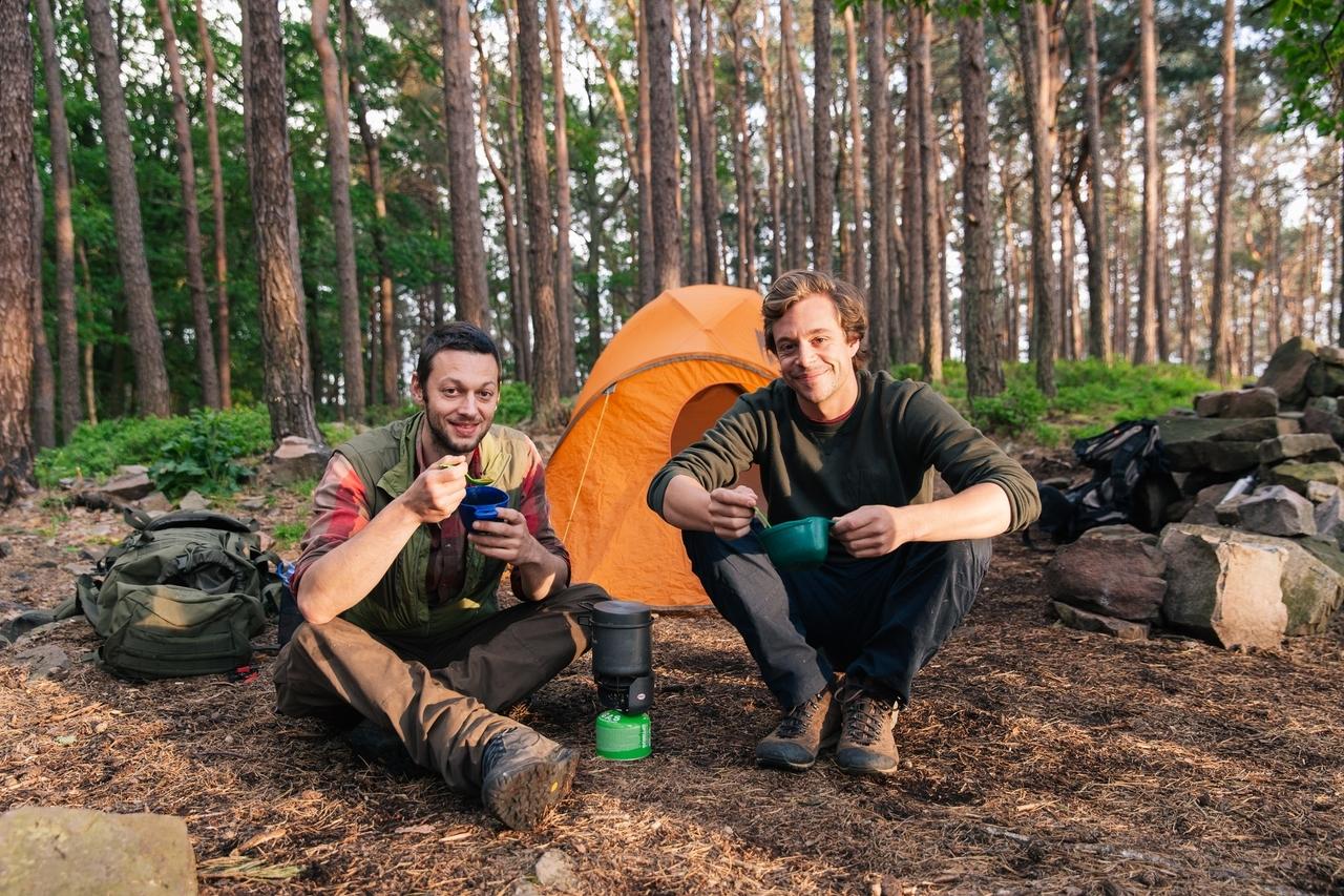 Der Camping-Check / Von Outdoor-Experte Joe kann Tobi noch einiges lernen...
