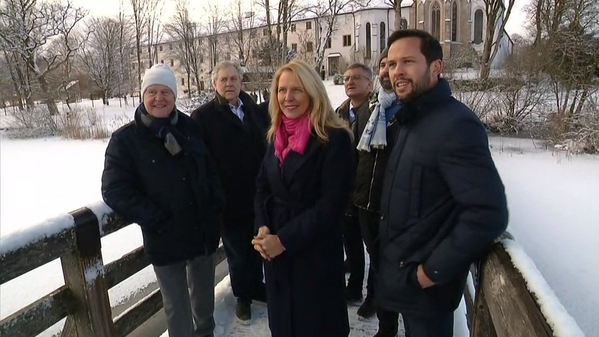 FDP-Landtagsfraktion um Fraktionschef Hagen (r.) bei der Winterklausur der Liberalen in Seeon.