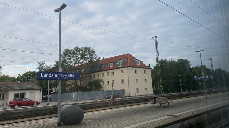 Der Landshuter Hauptbahnhof am Donnerstag | Bild:BR/ Meike Föckersperger