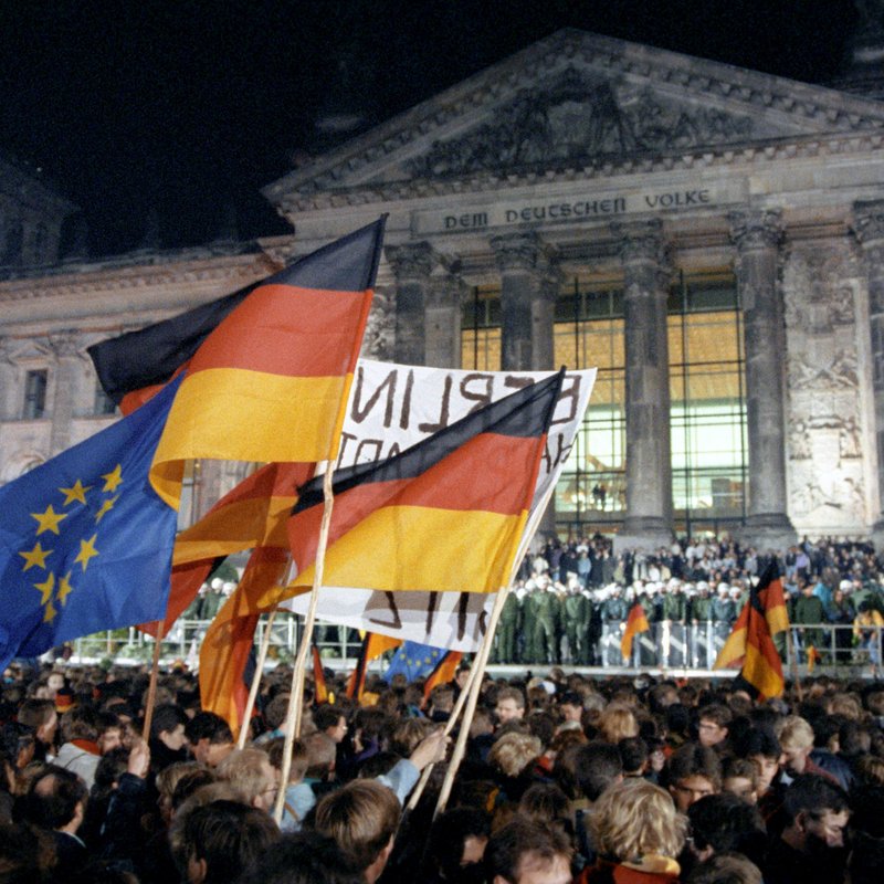 Deutschland in den 1990ern - Vom Ende des Kalten Kriegs bis Nine-Eleven - radioWissen | BR Podcast