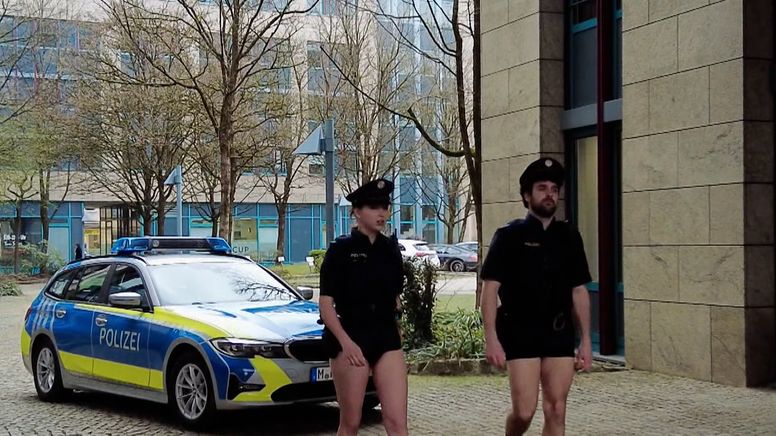 Polizisten ohne Hose | Bild:Deutsche Polizeigewerkschaft (DPolG)