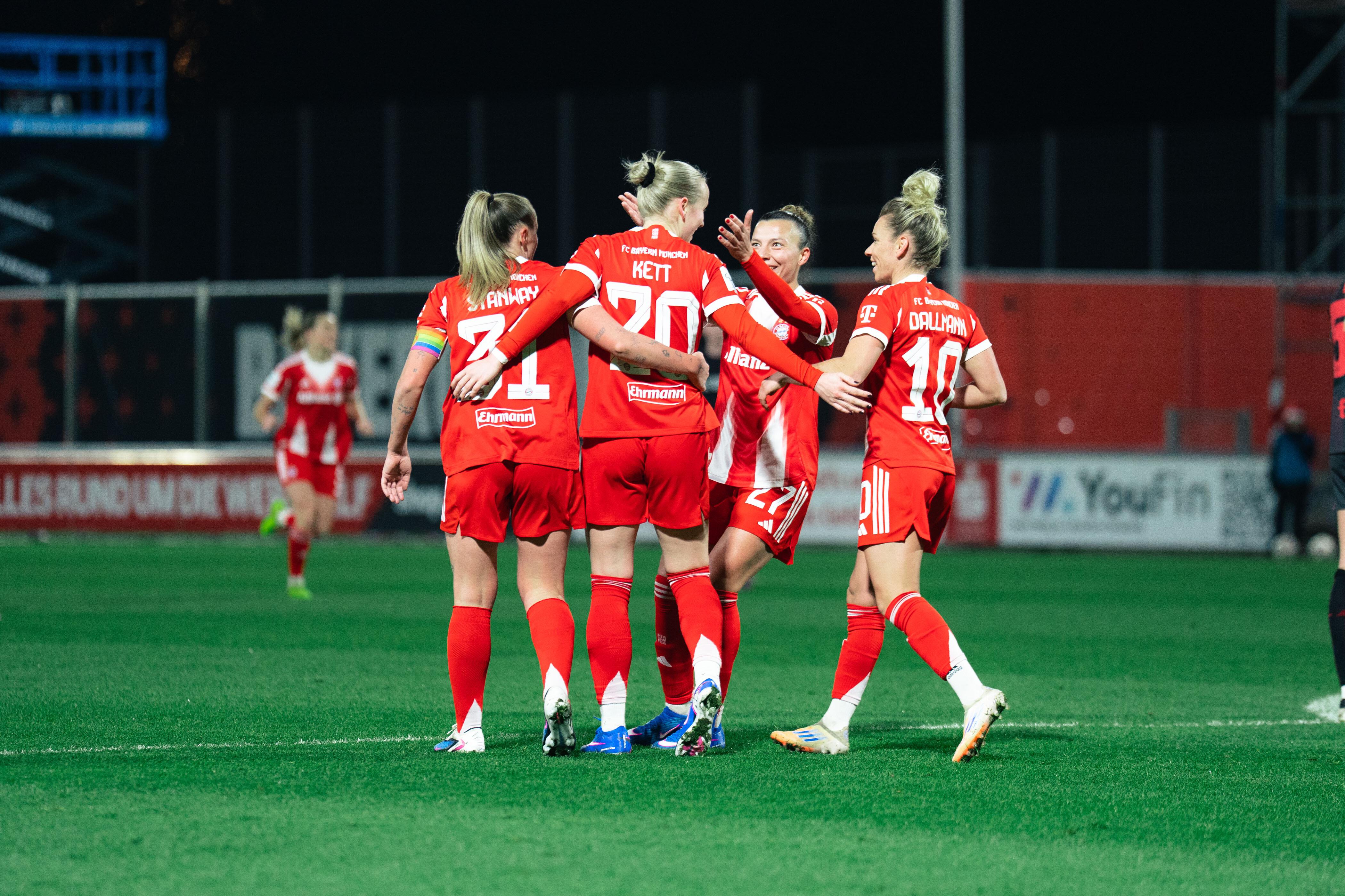 Jubeltraube um Franziska Kett