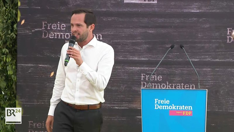 FDP-Spitzenkandidat Martin Hagen beim Politischen Gillamoos