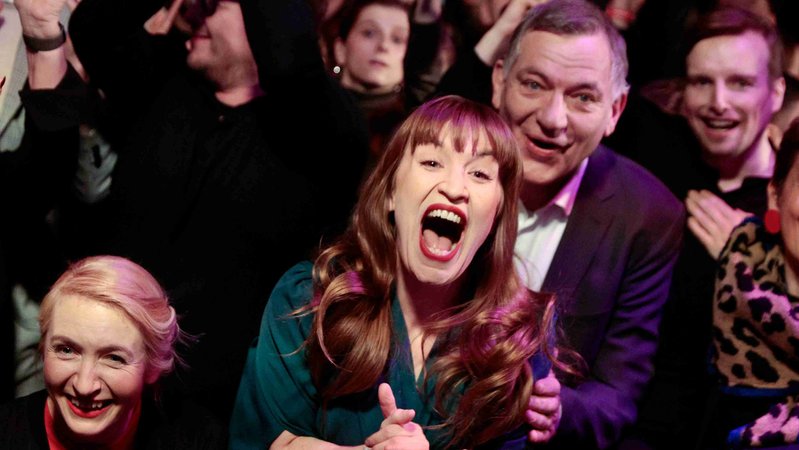 Großer Jubel bei der Linken | Bild: pa/dpa Großer Jubel bei der Linken