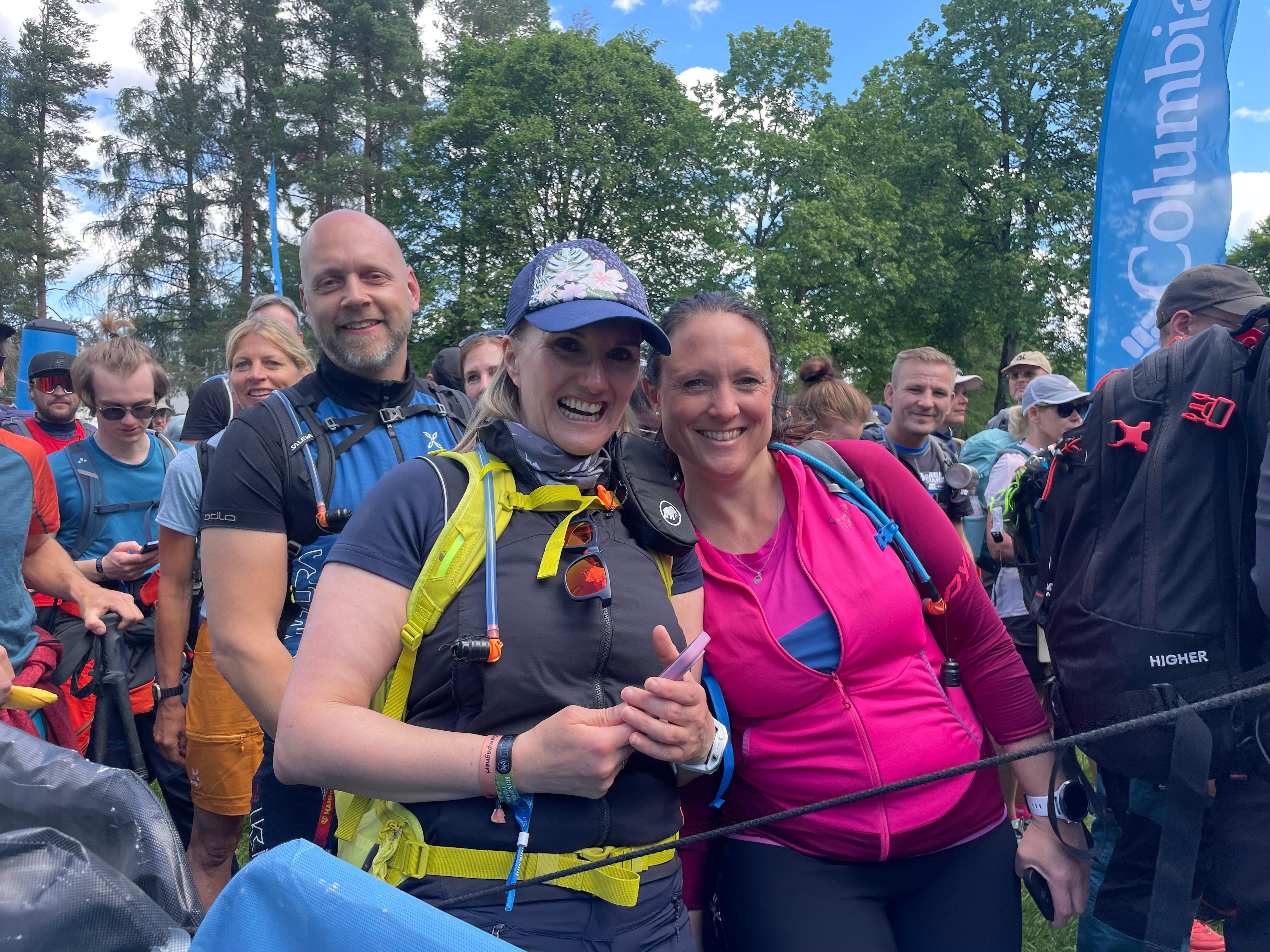 Alexandra und ihre zwei Begleiter beim Startpunkt kurz vor Beginn. 