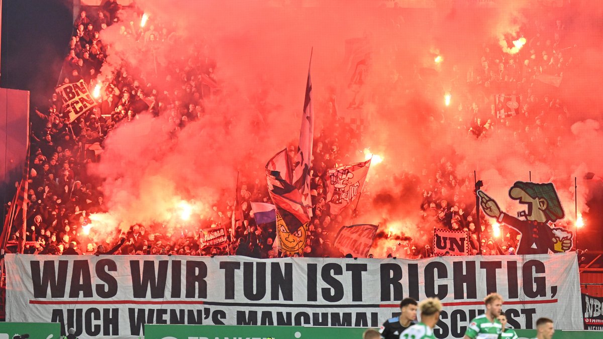Pyrotechnik: DFB bittet 1. FC Nürnberg und Fürth zur Kasse