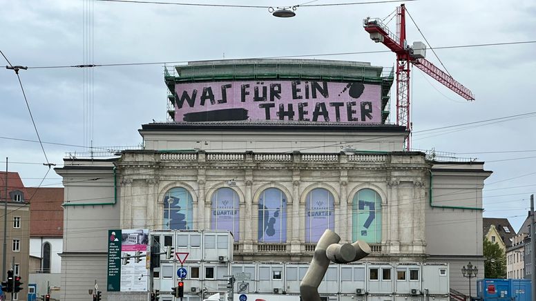 Die Kosten für die Sanierung des Staatstheaters steigen. | Bild:picture alliance/dpa | Ulf Vogler