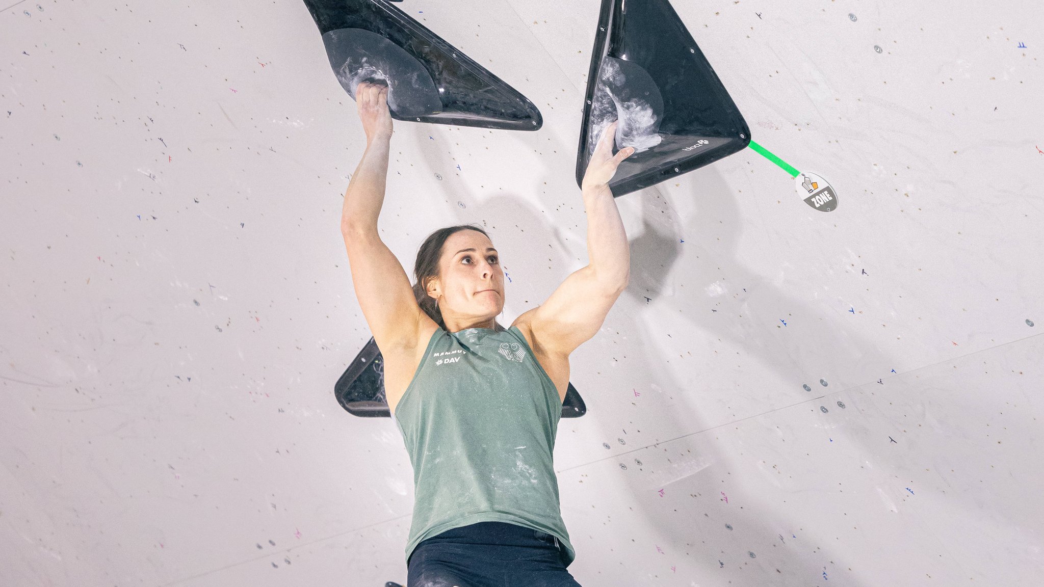 Afra Hönig gewinnt sensationell den Boulder-Europacup in München