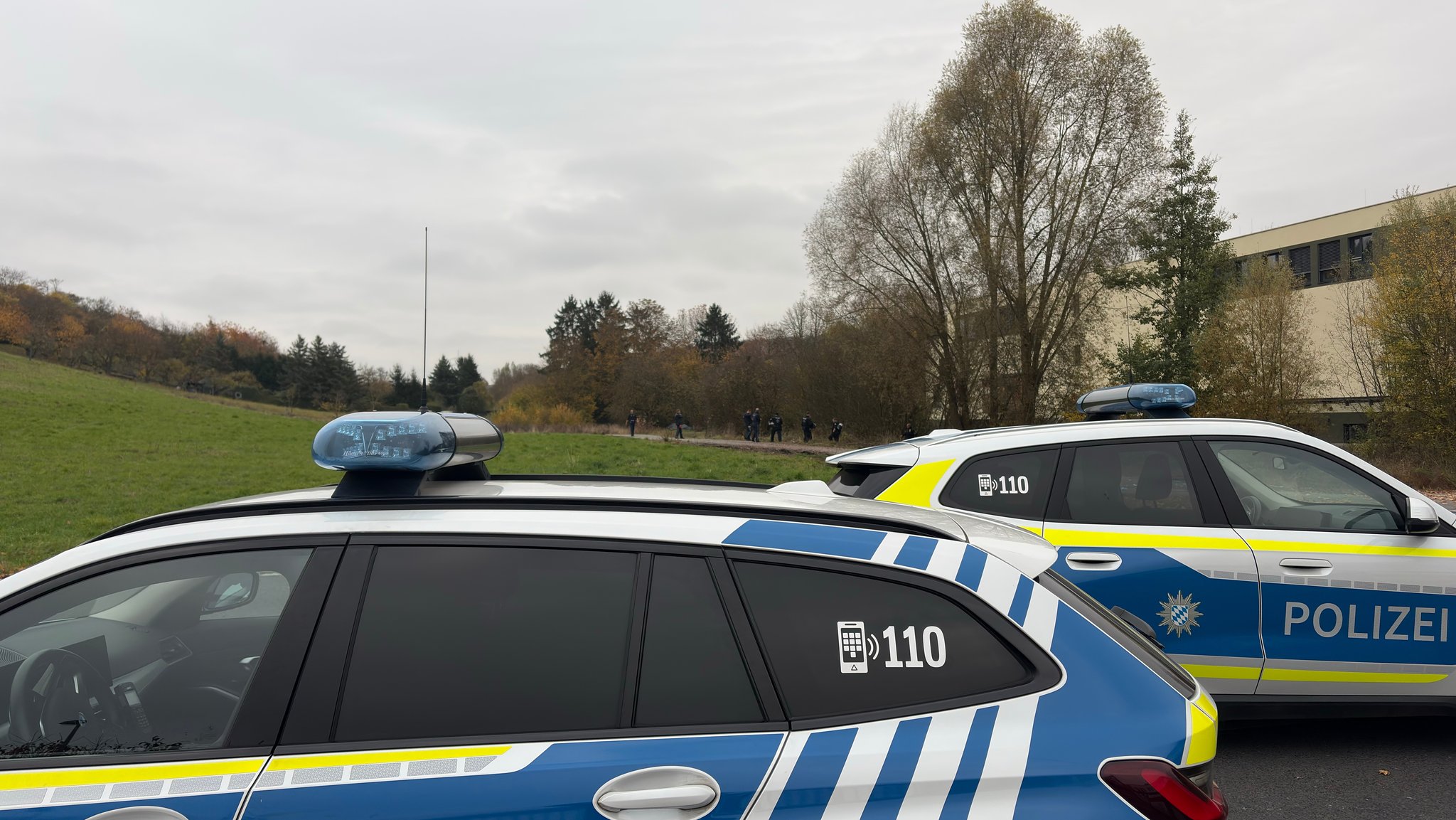 Mann schwer verletzt an Feld in Rottendorf gefunden