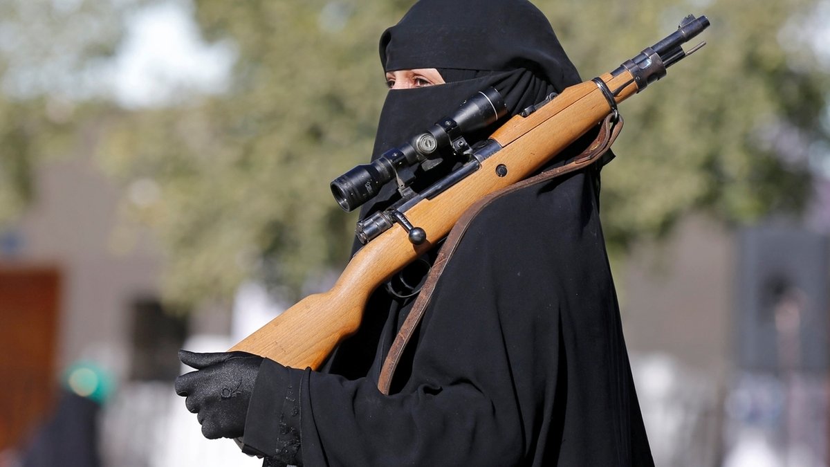 Dschihad Frauen Kalaschnikow