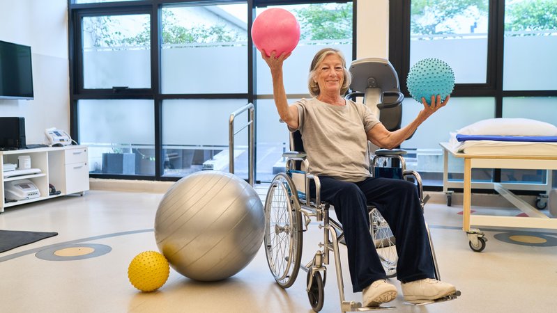 Wer Unterstützung braucht, aber noch keine umfänglichen Pflegeleistungen, der hat bislang ein Anrecht auf den Pflegegrad 1. | Bild: dpa/pa/Zoonar/Robert Kneschke Wer Unterstützung braucht, aber noch keine umfänglichen Pflegeleistungen, der hat bislang ein Anrecht auf den Pflegegrad 1.