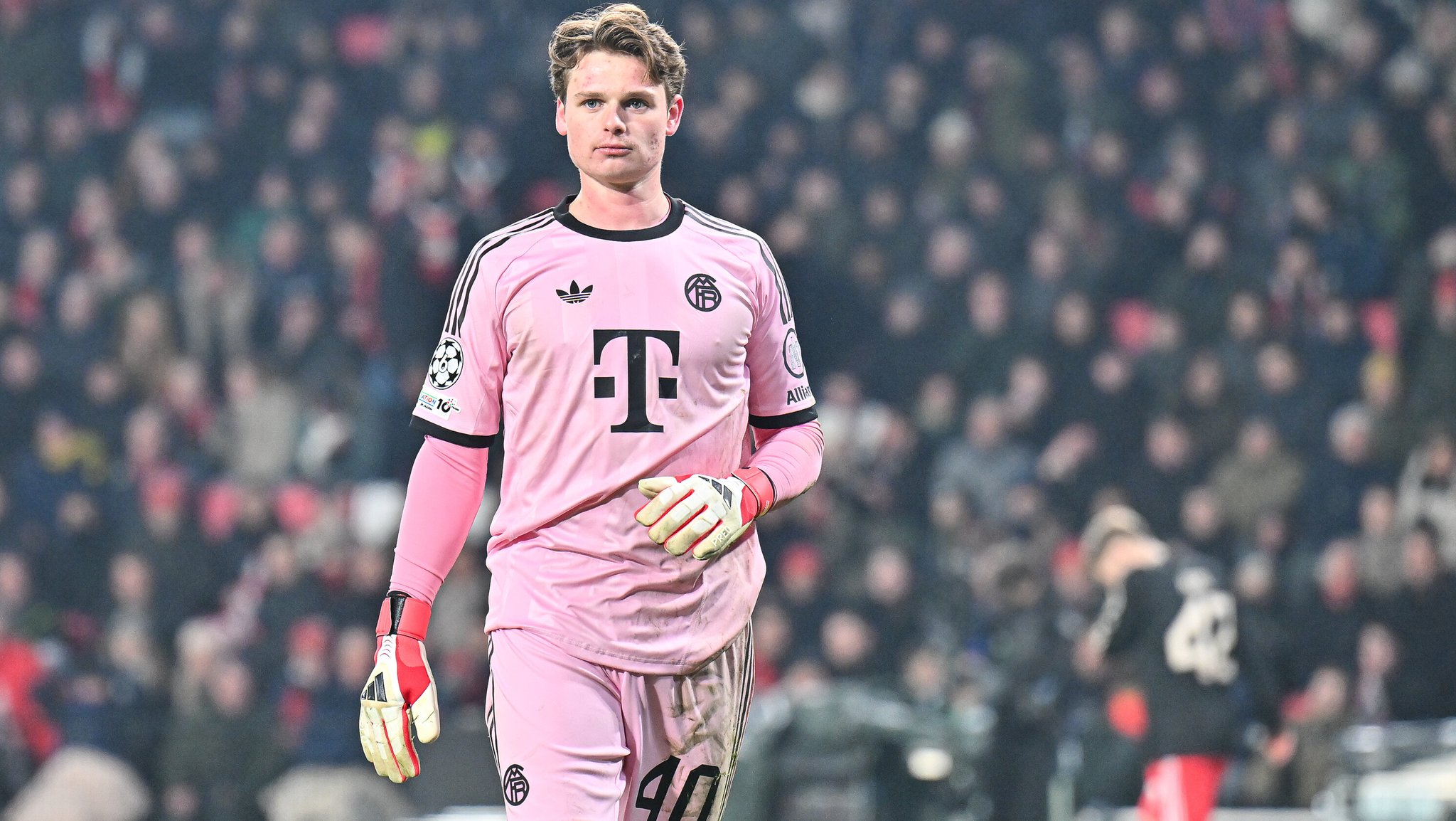 Torwart Urbig beeindruckt alle - außer sich selbst