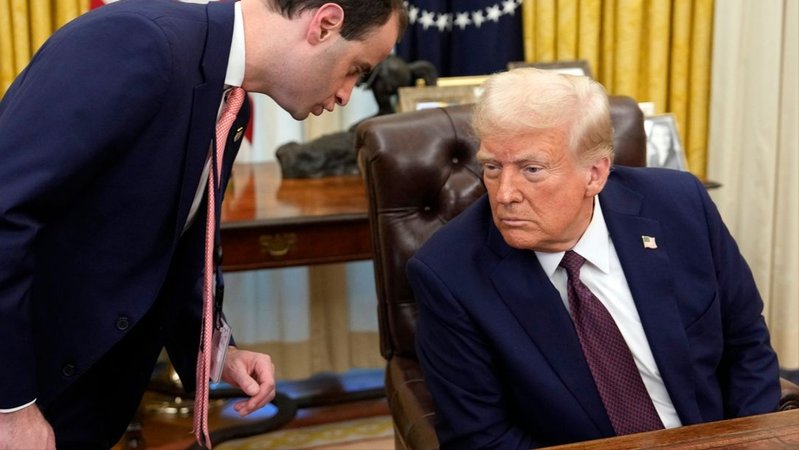 US-Präsident Donald Trump erleidet erste juristische Schlappe in seiner neuen Amtszeit. | Bild: dpa-Bildfunk/Ben Curtis US-Präsident Donald Trump erleidet erste juristische Schlappe in seiner neuen Amtszeit.