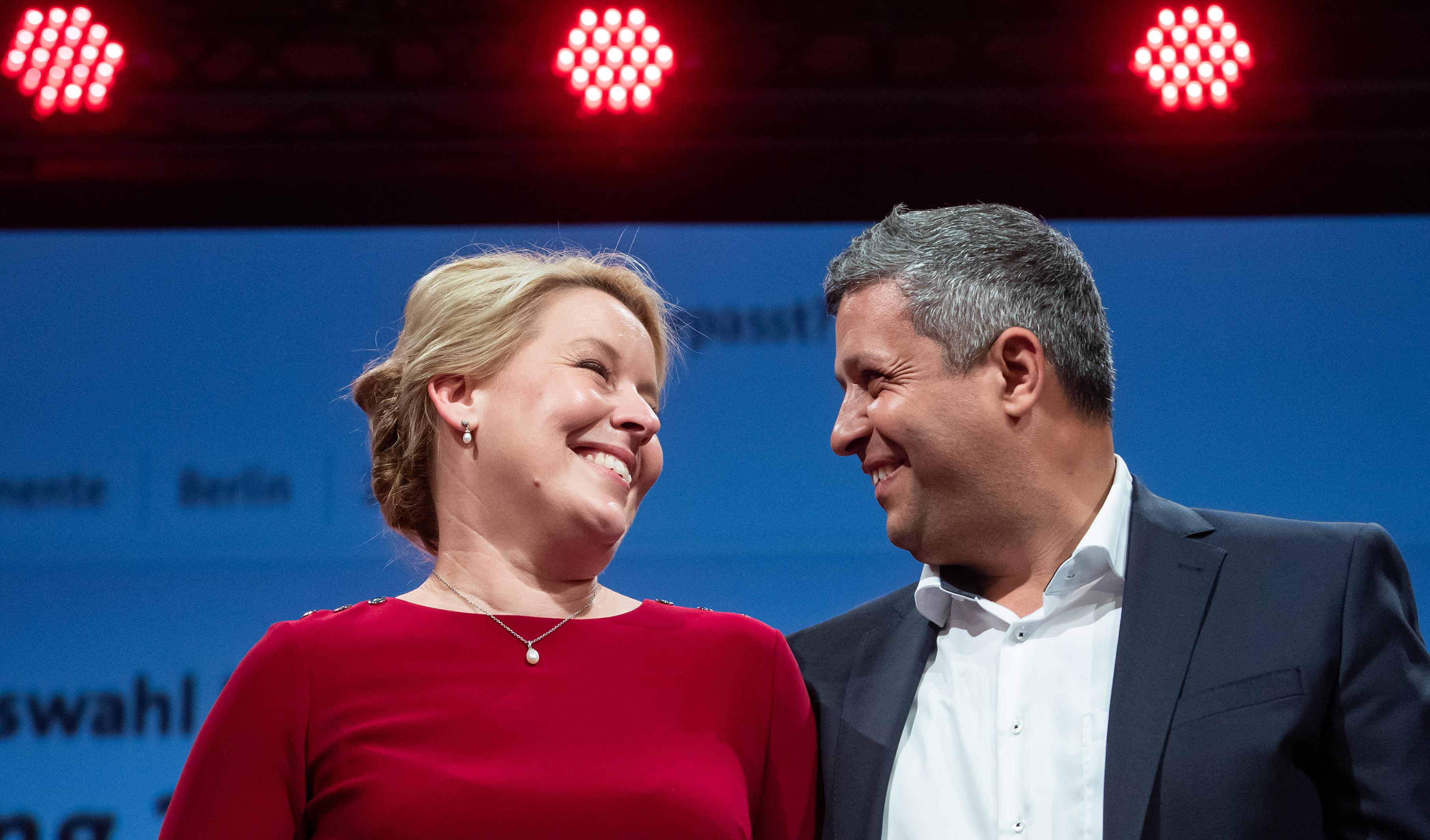 Franziska Giffey, Spitzenkandidatin der Berliner SPD für das Amt der Regierenden Bürgermeisterin, und Raed Saleh, Co-Parteivorsitzender der Berliner SPD