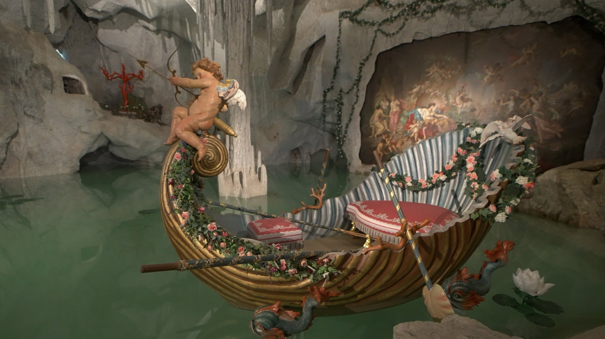 Die Venusgrotte mit dem Muschelkahn -  hier lebte der Märchenkönig seine Wagner Leidenschaft aus. 