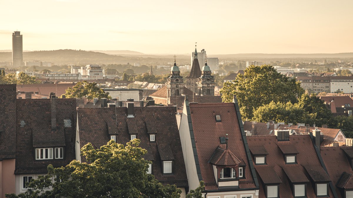 Blick über Wohnhäuser in Nürnberg
