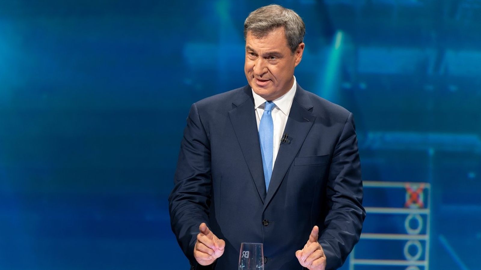 Image accompanying "Wir haben bei uns jetzt die Abschiebungen in Bayern um fast 25 Prozent erhöht. Aber das Problem ist, du musst natürlich den Staat finden, der seine eigenen Sta