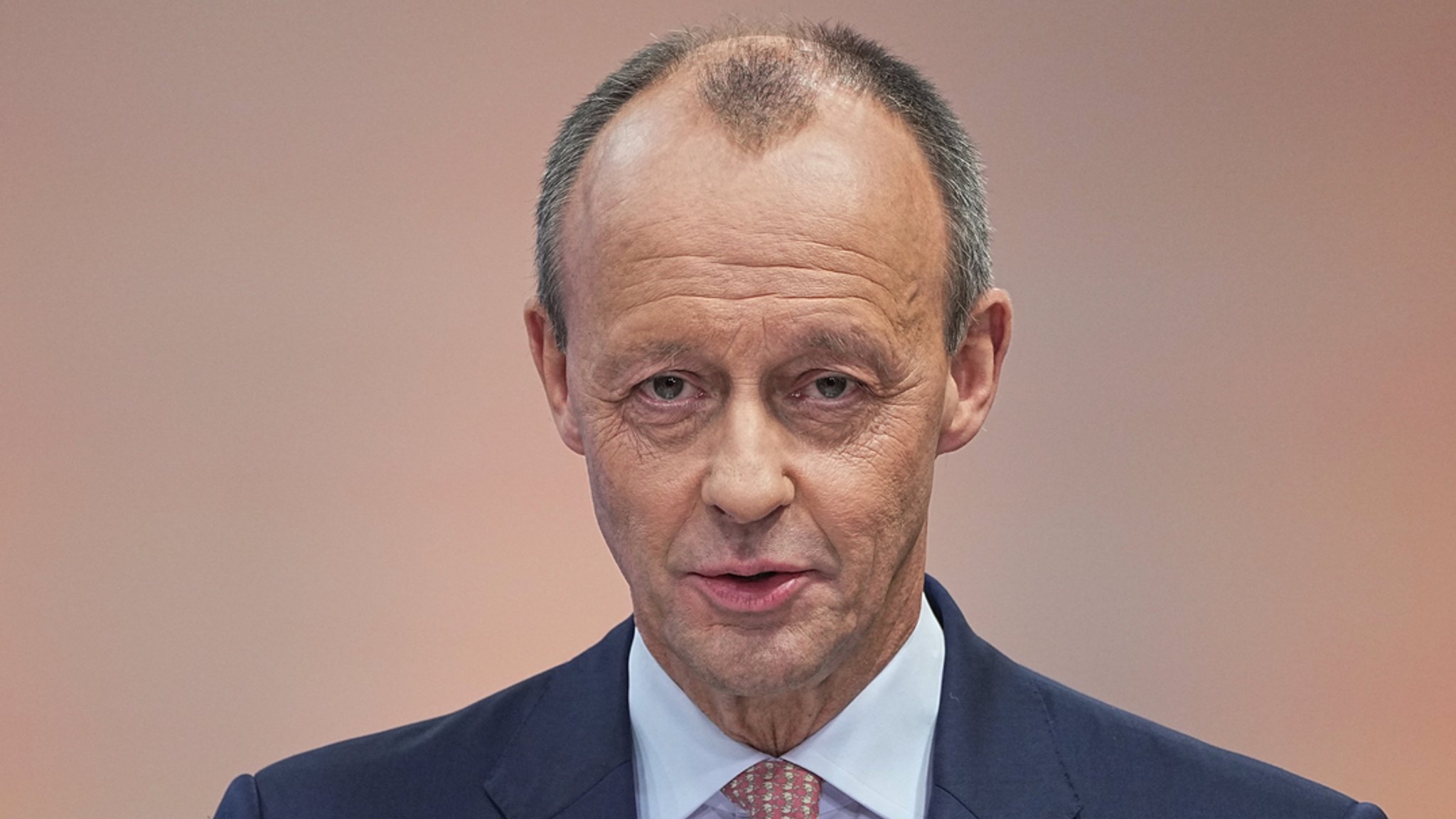 "Die alte Bürste kennt die Ecken" – Friedrich Merz im Porträt