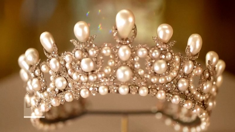 Die Louvre-Diebe sind weiterhin spurlos verschwunden. Auch in Bayern fragt sich mancher, ob ein solcher Coup auch hierzulande möglich wäre. | Bild: Bayerischer Rundfunk 2025 Die Louvre-Diebe sind weiterhin spurlos verschwunden. Auch in Bayern fragt sich mancher, ob ein solcher Coup auch hierzulande möglich wäre.