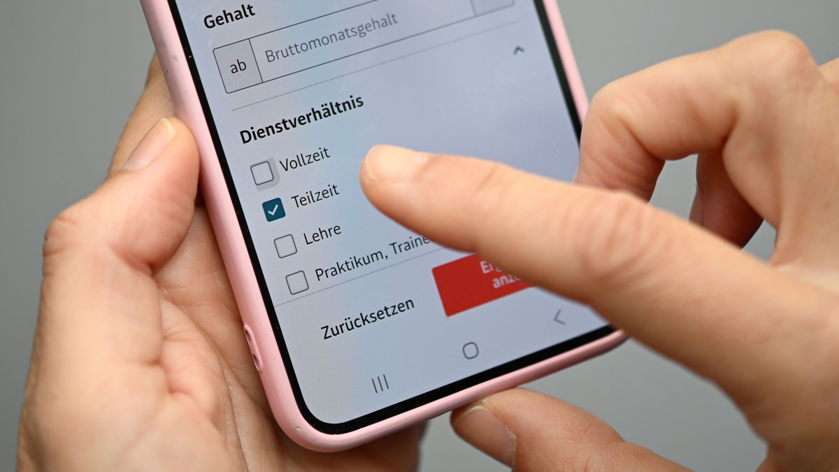 llustration zu den Themen Stellenangebote in Vollzeit und Teilzeit. Im Bild: Eine Jobbörse im Internet.