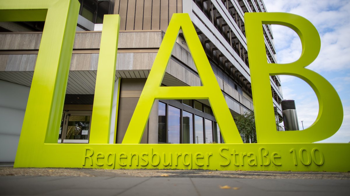 IAB rechnet für 2025 mit deutlich mehr Arbeitslosigkeit