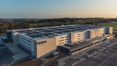 Ein ähnliches Logistikzentrum in Hof-Gattendorf. | Bild:Amazon