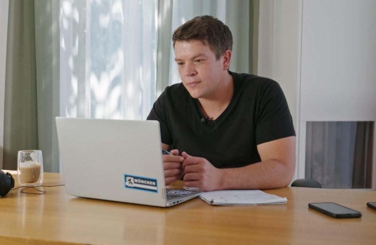 Früher war Felix Benneckenstein aktiver Neonazi, heute hilft er anderen beim Ausstieg aus der rechten Szene. 