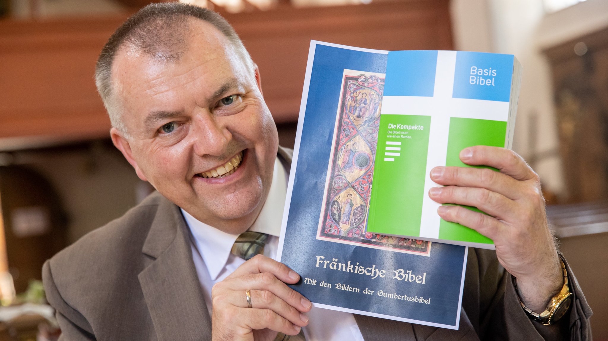 Ringen um Worte für Fränkische Bibel