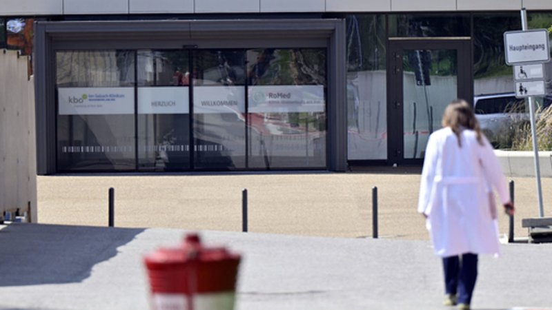 Ein zentrales Gutachten zu Geburten in der RoMed Klinik Wasserburg wirft Fragen auf. | Bild: dpa-Bildfunk/Uwe Lein Ein zentrales Gutachten zu Geburten in der RoMed Klinik Wasserburg wirft Fragen auf.