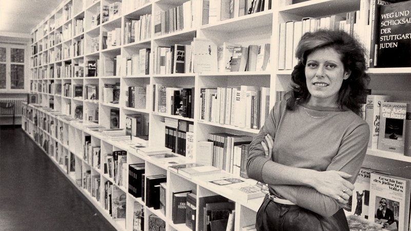 (Archivbild) Rachel Salamander in der Literaturhandlung Fürstenstraße, 1980er Jahre | Bild: Kerstin Schuhbaum (Archivbild) Rachel Salamander in der Literaturhandlung Fürstenstraße, 1980er Jahre