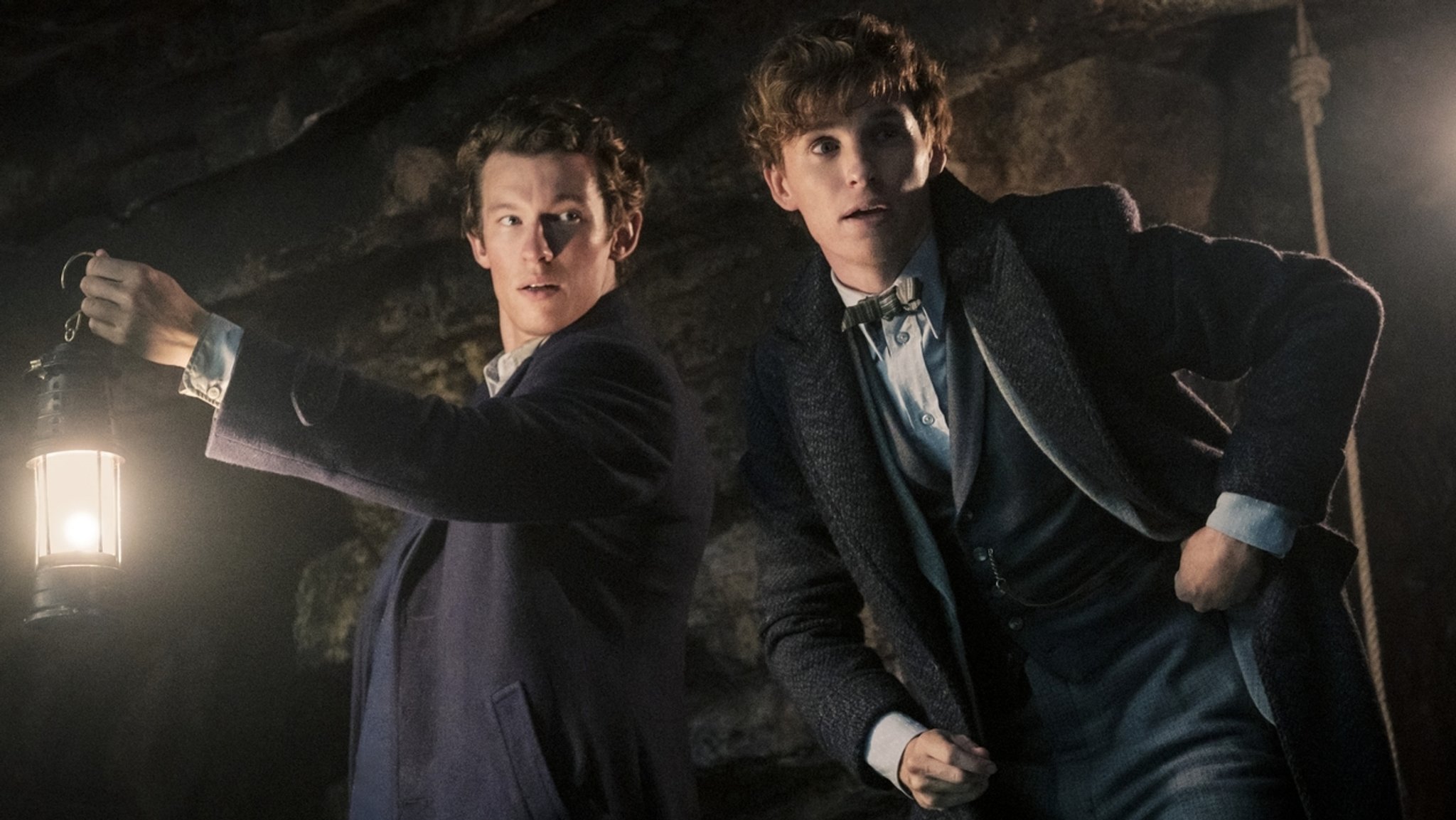 Newt Scamander (r.) und Co. versuchen den bösen Grindlewald aufzuhalten in "Phantastische Tierwesen - Dumbledores Geheimnisse" (Filmszene).