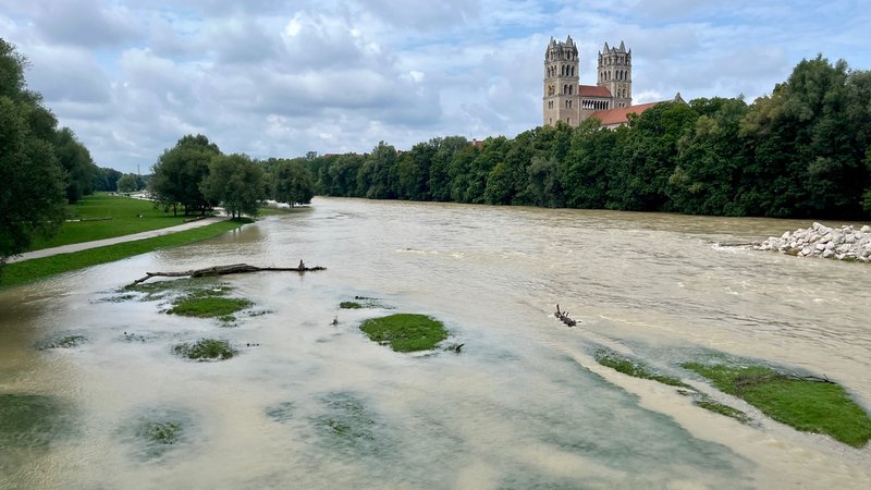Einige Uferwege wurden abgesperrt | Bild: BR/Petr Jerabek Einige Uferwege wurden abgesperrt
