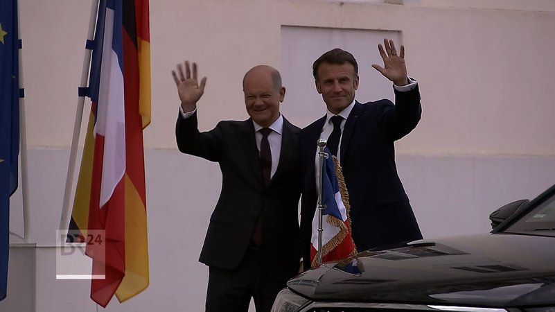  Präsident Macron und Kanzler Scholz.
