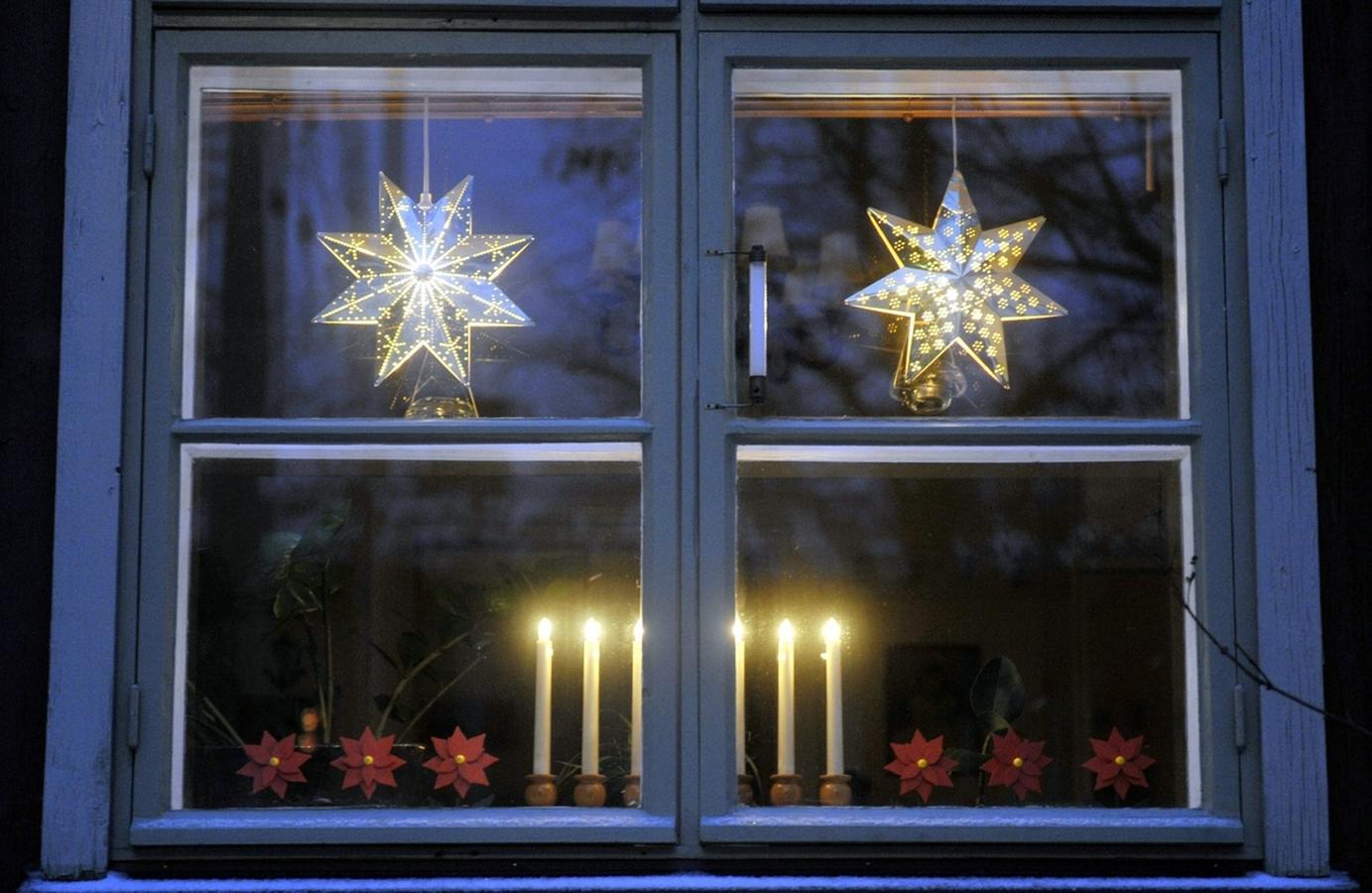 Weihnachtsdeko Im Kinderzimmer Fängt Feuer Br24